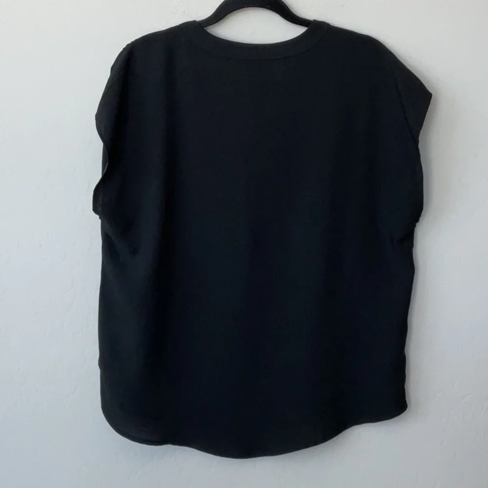 Banana Republic Top - Picture 2 of 9